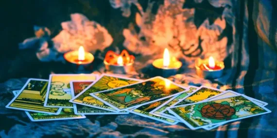 Üç kart tarot falı